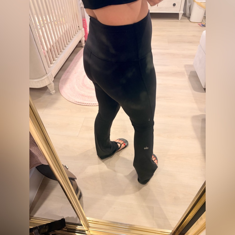Alo AIRBRUSH
HIGH-WAIST 7/8 pants - Picture 3 of 5